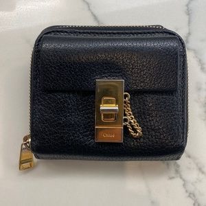 Chloe ‘Drew’ black leather wallet. Very classy and impressive